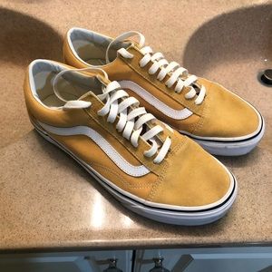 Yellow van “old Skool” women’s size 9.5